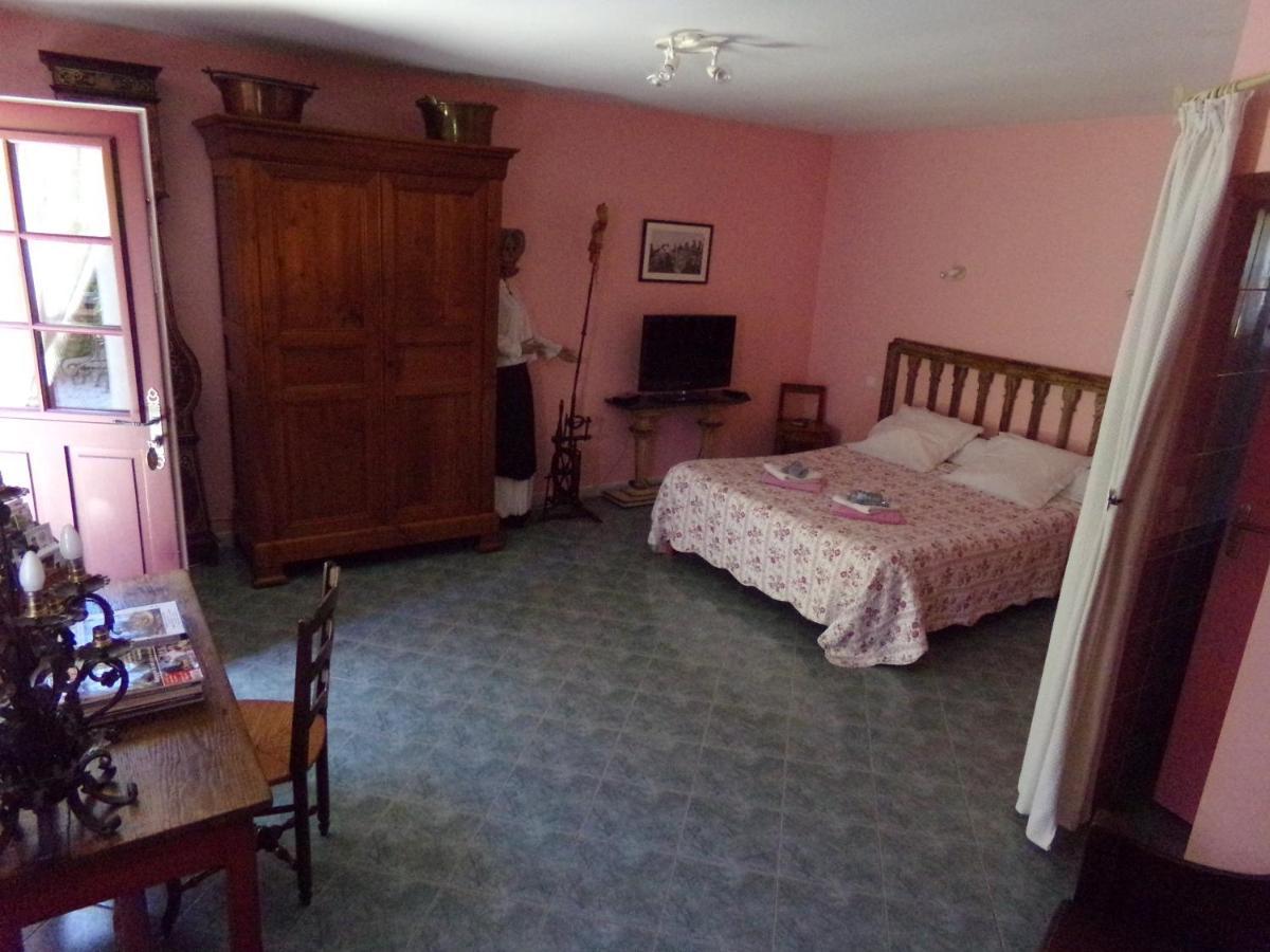 Chambres Et Table D'Hotes, Maisonnettes Individuelles Dans Propriete Privee Vézinnes Eksteriør bilde