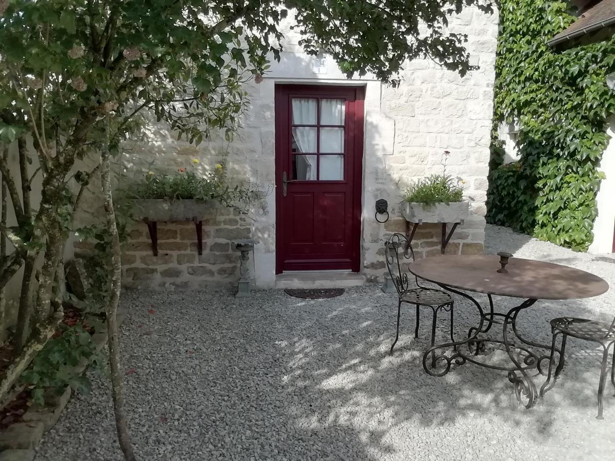 Chambres Et Table D'Hotes, Maisonnettes Individuelles Dans Propriete Privee Vézinnes Eksteriør bilde